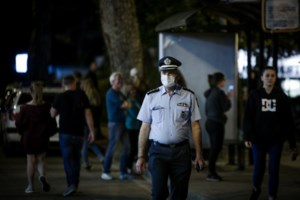 Νέα προειδοποίηση Χαρδαλιά για τις πλατείες: Δεν είναι αντίσταση, ούτε μαγκιά - Βάζετε σε κίνδυνο τους δικούς σας ανθρώπους - εικόνα 2