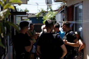 Φόβος και τρόμος στο Μενίδι από τις αδέσποτες σφαίρες: Σοκάρει καταγγελία κατοίκου για τους πυροβολισμούς - εικόνα 3