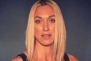 Έξαλλος ο Παναγιώτης Βασιλάκος με το σούβλισμα του αρνιού - "Το Πάσχα σκοτώνετε τόσες χιλιάδες ψυχές"