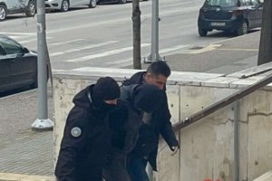 Βόλος: Μπούκαρε στο σπίτι της πρώην του, της επιτέθηκε και φεύγοντας άρπαξε ένα 50άρικο