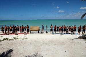 Survivor All Star: Βίντεο καίει την Αφροδίτη Σκαφίδα - Τρώει κρυφά στο δάσος και στέλνει φιλιά