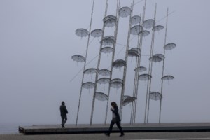 Καιρός: Βροχές και καταιγίδες σήμερα - Λευκά Χριστούγεννα και τσουχτερό κρύο βλέπει ο Κολυδάς [βίντεο]