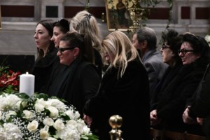 Όλο το ελληνικό θέατρο στην "τελευταία παράσταση" του Κώστα Βουτσά [Εικόνες]