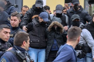 Θρίλερ δίχως τέλος στην Πάτρα: Πιθανή η εκταφή της Τζωρτζίνας - Το μυστήριο με το τάμπλετ που θάφτηκε μαζί της