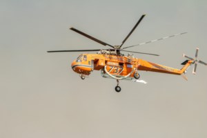 Σέρρες: Συνελήφθη 91χρονος για εμπρησμό – Έκαιγε λάστιχα και οι φλόγες επεκτάθηκαν σε χωράφια