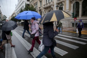 Άνοιξαν οι ουρανοί σε Πάτρα και Θεσσαλονίκη - Ανεμοστρόβιλος χτύπησε το Μεσολόγγι [εικόνες - βίντεο] - εικόνα 2