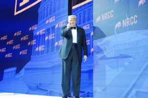 Οι αμερικανικές υπηρεσίες πληροφοριών υποστηρίζουν ότι το Πεκίνο προσπαθεί να στρατολογήσει ομοσπονδιακούς υπαλλήλους