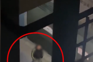 Απίστευτο περιστατικό στην Πάτρα: Ντελιβεράς παρέδωσε τον καφέ σε 35χρονη και άρχισε να αυνανίζεται μπροστά της