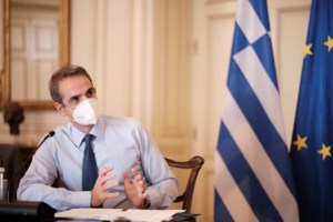 Δώρο Χριστουγέννων: Σε ποιους μειώνεται κατά 9% λόγω αναστολών και σε ποιους αυξάνεται κατά 12% [παραδείγματα]