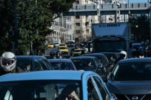 Τροχαίο σοκ στο Βραχάτι με νεκρή μια 23χρονη – Εκοψαν όλο το ΙΧ για να την απεγκλωβίσουν [εικόνες - βίντεο]