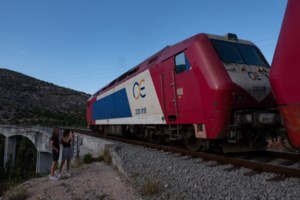 Τραγωδία στα Τέμπη: Σύγκρουση αμαξοστοιχιών- Πληροφορίες για τουλάχιστον 16 νεκρούς- Πάνω από 85 οι τραυματίες [Βίντεο]