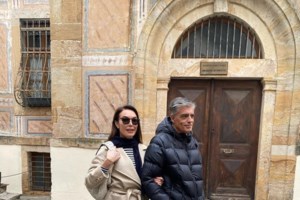 "Ποιος έχει γενέθλια σήμερα;" ρωτά η Τατιάνα Στεφανίδου - Η τούρτα και το μήνυμά της για τον Νίκο Ευαγγελάτο - εικόνα 2