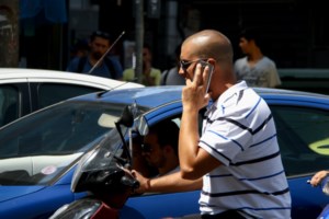 Αντιδρούν οι εταιρείες τηλεπικοινωνιών στην έκθεση της Rewheel για τις τιμές στην κινητή