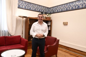 Η συνάντηση Ντόρας Μπακογιάννη - Αλέξη Τσίπρα στη Βουλή