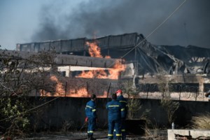 Φωτιά στη Νέα Μάκρη: Ισχυρές ενδείξεις εμπρησμού - Τρεις παρόμοιες νυχτερινές φωτιές στην Αττική μέσα σε 15 μέρες