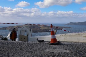 Σαντορίνη: Αντιμέτωποι με το σύνδρομο της μετασεισμικής ζάλης οι κάτοικοι - Τι δείχνουν οι έρευνες