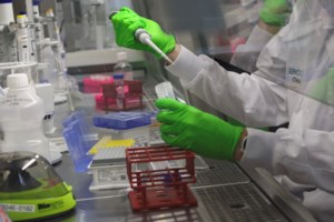 Κορονοϊός: To νέο υπερμεταλλαγμένο στέλεχος BA.2.86 και τα συμπτώματα για να το ξεχωρίσουμε