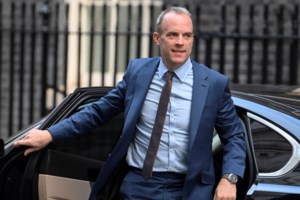 Σάλος στη Βρετανία: Παραιτήθηκε ο πρόεδρος του BBC - Διορίστηκε αφού βοήθησε τον Μπόρις Τζόνσον να πάρει δάνειο 900.000 ευρώ - εικόνα 2