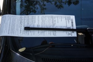 Αδιανόητη καταγγελία στη Θεσσαλονίκη: Του ζήτησαν να αποδείξει ότι δεν έχει δεξί χέρι για να του βγάλουν διαβατήριο