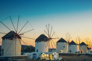 Μύκονος: Ανατροπή με την υπόθεση βιασμού της 23χρονης από τους Πακιστανούς: "Το βίντεο δείχνει συναίνεσή της" - εικόνα 2