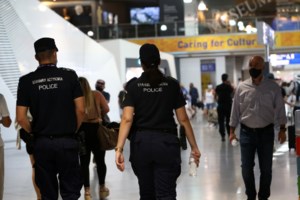 ΕΛΑΣ: Πώς εξαρθρώθηκε η σπείρα που κατασκεύαζε και πωλούσε στο εξωτερικό πλαστούς πίνακες ζωγραφικής - εικόνα 2