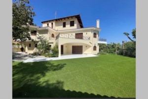 Αυτά είναι τα πολυτελή ξενοδοχεία που βγαίνουν στο σφυρί - Από την Κέρκυρα μέχρι τα Τρίκαλα και τη Σκιάθο [εικόνες]