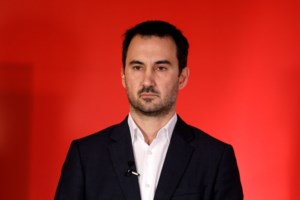 Χαρίτσης: 17 εκατ. ευρώ σε έναν και μόνο τεχνικό σύμβουλο από το ΥΠΕΝ - Ντροπή