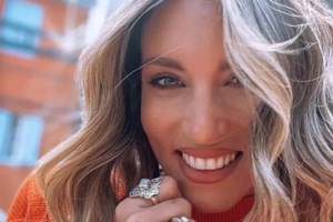 Αθηνά Οικονομάκου: Οι πρώτες διακοπές μετά το διαζύγιο - Πάσχα με φίλους σε νησί [εικόνες] - εικόνα 2