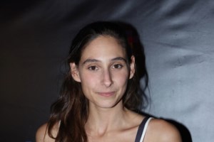 Φωτεινή Αθερίδου - Αντιδράσεις για τη βάφτιση σε πισίνα: Πήρα την ευλογία, απαντά ο κληρικός - εικόνα 2