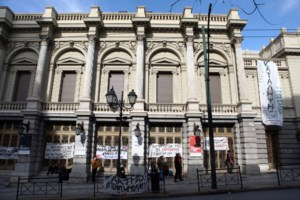 Ο Φοίβος Δεληβοριάς απαντά στα επικριτικά σχόλια στο Twitter: Και ο μακαρθισμός έχει τα όριά του