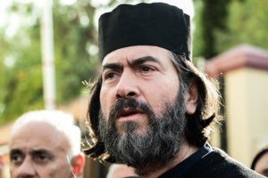 Κιβωτός του Κόσμου: Αναβλήθηκε για τον Οκτώβριο η δίκη του πατέρα Αντωνίου