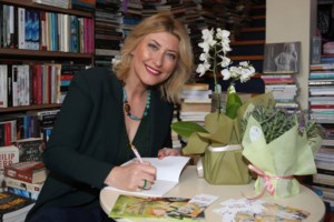 Σία Κοσιώνη: Παραμένει στη ΜΕΘ λόγω πνευμονίας - Η κατάσταση της υγείας της