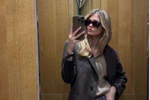 Μαρία Ηλιάκη: Το απίθανο μπεζ σεμιζιέ με τις επωμίδες που φόρεσε στο Μέγαρο Μουσικής - εικόνα 3