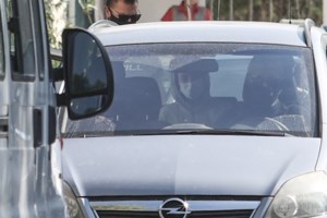 Κολωνός: "Θέλω να μπει στη φυλακή, ο Μίχος μου έδειχνε αριθμούς πινακίδων για να μπαίνω στα Ι.Χ " - Σε σοκ η 12χρονη