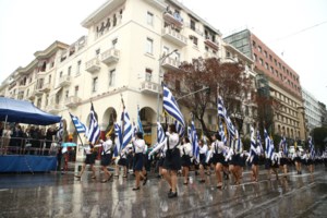 28η Οκτωβρίου: Ποιοι δρόμοι θα είναι κλειστοί αύριο Τρίτη - Πώς θα κινηθούν τα ΜΜΜ