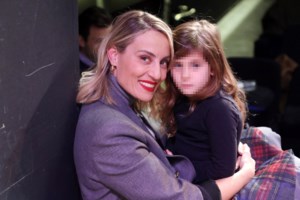 "Μια καλλονή, η μαμά μου": Η Ελεονώρα Μελέτη μας έδειξε την μαμά της - Η απίστευτη ομοιότητά τους - εικόνα 2