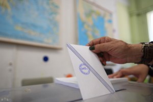 Σέρρες: 99χρονος ψηφοφόρος καλεί τους νέους να προσέλθουν στις κάλπες - "Αν δώσει ο Θεός θα ψηφίσω και στις επόμενες"
