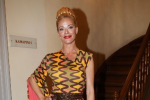 Η Μαρία Σολωμού έπαθε... Μακρυπούλια: Ξεσπά κατά της ίδιας αεροπορικής εταιρείας και το Twitter τη "δικάζει"