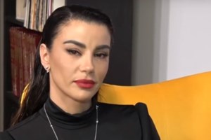 Πέθανε ο Βασίλης Καρράς - Θρήνος στο ελληνικό πεντάγραμμο