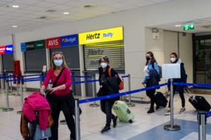 Φον ντερ Λάιεν στους NYT: Πρωτεργάτης η Ελλάδα για το πιστοποιητικό εμβολιασμού - εικόνα 2