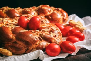 Συνταγές για τα πιο γευστικά και τραγανά πασχαλινά κουλουράκια από δύο πασίγνωστους σεφ - εικόνα 3