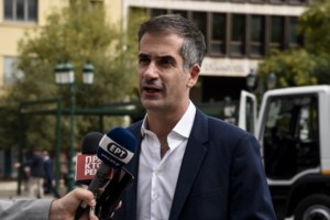 Εξομολόγηση Κώστα Μπακογιάννη: "Ήμουν βαριά δυσλεκτικός, αλλά σπούδασα και έχω και Διδακτορικό"