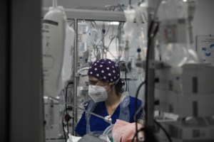 Κρήτη: Αχτίδα ελπίδας για την 17χρονη που υπέστη αλλεργικό σοκ - Μικρή υποχώρηση στο εγκεφαλικό οίδημα