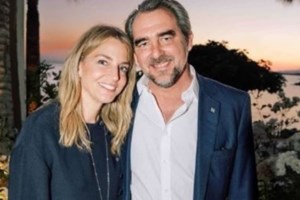 Χρυσή Βαρδινογιάννη: Με απαράμιλλο στιλ σε lunch για καλό σκοπό - Σε εστιατόριο της αθηναϊκής ριβιέρας - εικόνα 2
