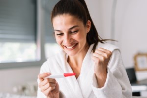 Ερευνα - Αλλάζει ο γάμος στην Ελλάδα: Οι γυναίκες τον αναβάλλουν, όλο και πιο πολλές δεν παντρεύονται