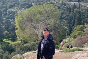 Κύθηρα: Θρίλερ με τον θάνατο του 30χρονου κοινοτάρχη - "Σε σκότωσαν Μάκη μου και θα πληρώσουν", γράφει ο αδερφός του [βίντεο] - εικόνα 2