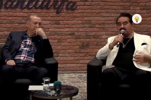 "Καρφιά" Τσαβούσογλου σε Δένδια: "Όπου κι αν πάμε, τρέχει από πίσω, να είναι καλά ο παλιός μου φίλος" - εικόνα 2