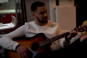 Πάτρα - Αυτόπτης μάρτυρας:  Εβρεχε και η Ρούλα Πισπιρίγγου αρνήθηκε να βοηθήσει τη Τζωρτζίνα να κατέβει από το ασθενοφόρο - εικόνα 2