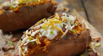 Τσικνοπέμπτη: 2+1 τοπ συνταγές με πατάτες για να συνοδεύσουν τα κρεατικά - Θα γλείφετε τα δάχτυλά σας