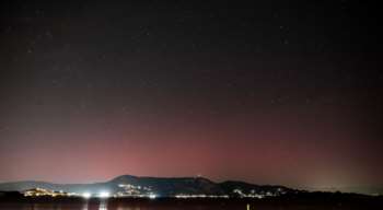 Ορατό στην Ελλάδα το Βόρειο Σέλας: Οι εντυπωσιακές φωτογραφίες από Θεσσαλονίκη - Κέρκυρα